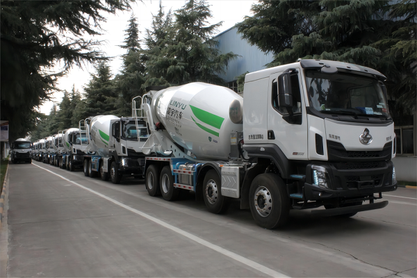 水泥罐車(chē)