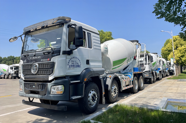 水泥罐車(chē)
