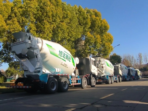 綠動荊楚，駕馭未來——中集凌宇新能源攪拌車批量交付湖北，開啟綠色建設新篇章
